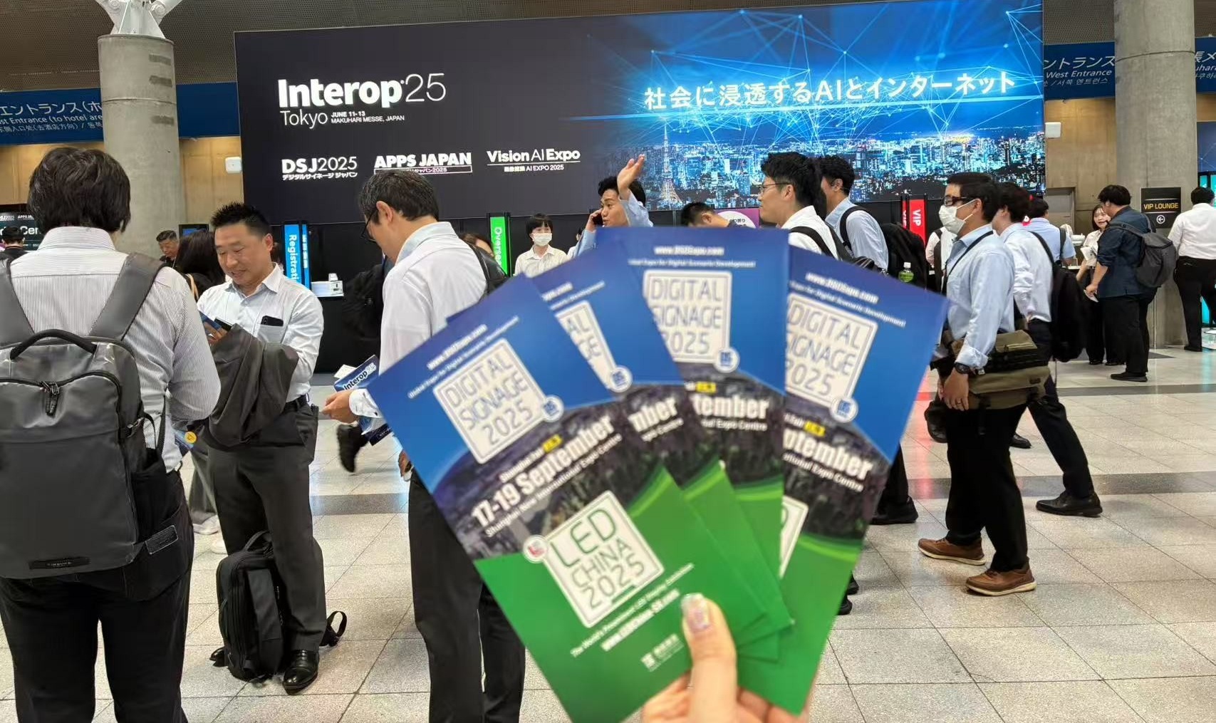 LED CHINA 闪耀日本东京广告标识、数字标牌显示展